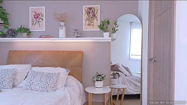 sarah rayy online show from March 30, 8:43 pm