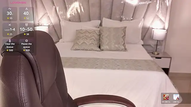 Viictoria jones online show from April 10, 12:05 am