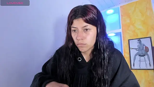 Snapshot of Raven_Rouge_ chatting on January 15, 8:12 pm Raven Rouge online show from January 15, 8:12 pm