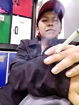 Snapshot of Raven_Rouge_ chatting on February 28, 7:37 pm Raven Rouge online show from February 28, 7:37 pm