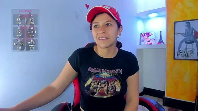 Snapshot of Raven_Rouge_ chatting on June 14, 12:29 pm Raven Rouge online show from June 14, 12:29 pm