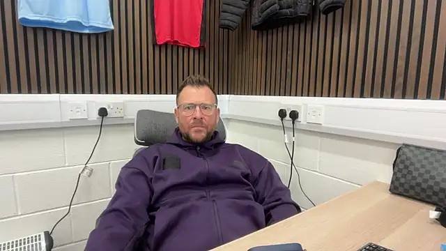 Snapshot of bilf1978 chatting on February 12, 7:36 am bilf1978 online show from February 12, 7:36 am