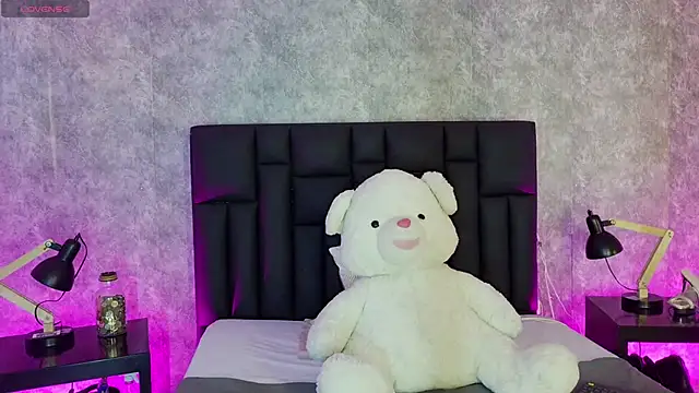crystaldarliing online show from May 28, 4:15 pm