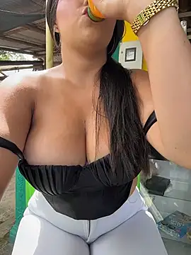Isaa-Sweet online show from June 25, 3:16 pm