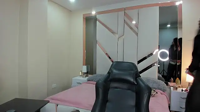 EmmaStonns online show from October 16, 2:18 pm