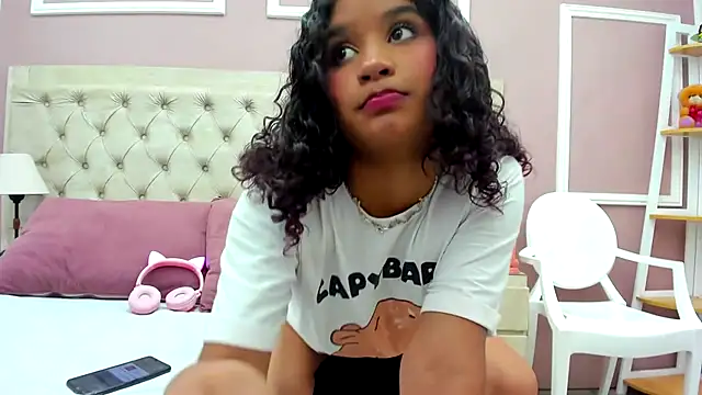 Snapshot of merlyaluna chatting on September 18, 9:17 pm merlyaluna online show from September 18, 9:17 pm