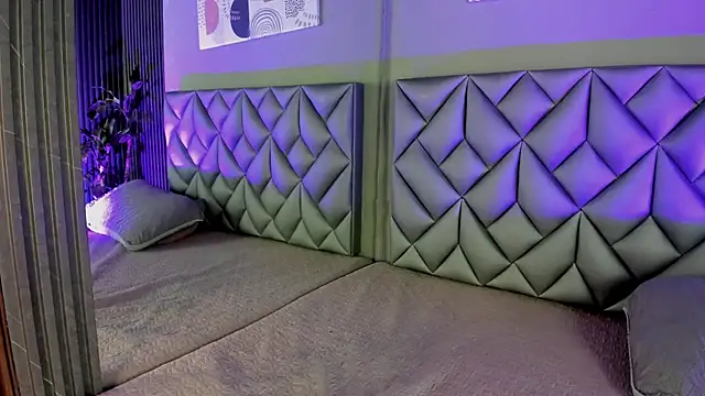 Kitty Dollyy online show from September 20, 8:32 pm