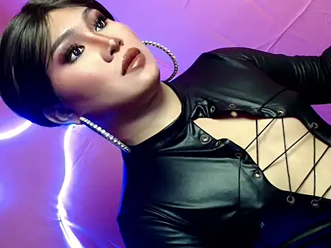 pretty lassy online show from December 19, 5:53 pm