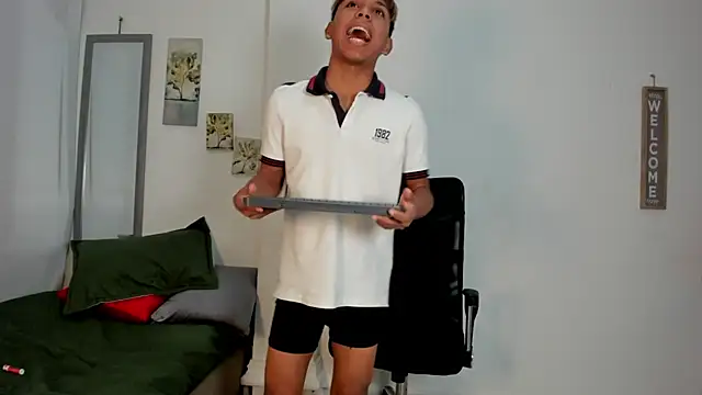tyler twink boy online show from May 17, 1:07 pm