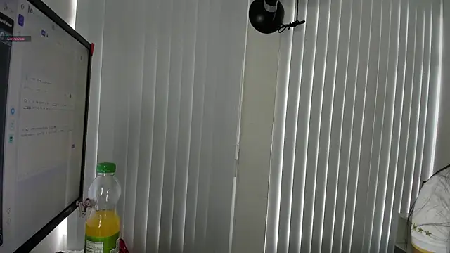 VictoriaParkeer online show from March 18, 12:30 pm