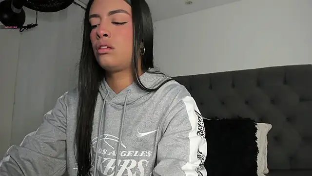 VictoriaParkeer online show from April 17, 11:02 am