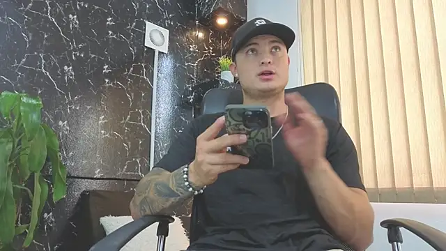 Alexander ferre online show from April 6, 1:34 pm