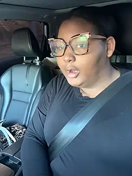 PoppyLuxe online show from November 29, 1:47 pm