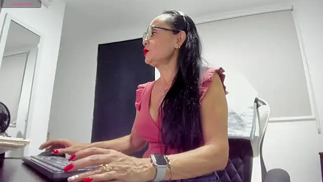 yulitza1025 online show from February 14, 11:51 am