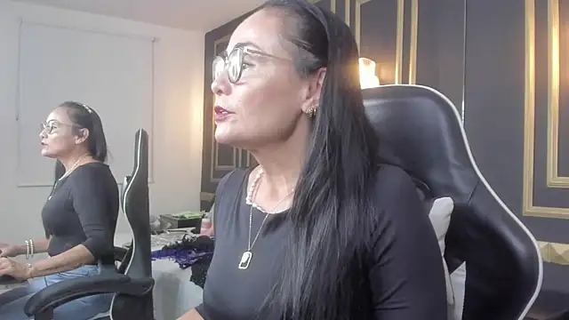 yulitza1025 online show from February 24, 12:25 pm