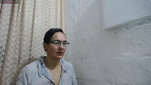 gabbyparker  online show from September 10, 9:31 am