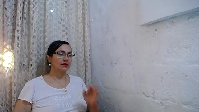 gabbyparker  online show from September 25, 2:21 pm