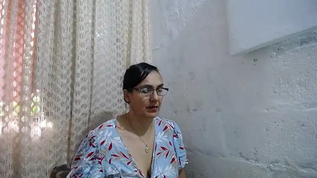 gabbyparker  online show from November 18, 11:36 am