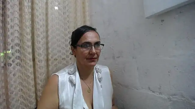 gabbyparker  online show from December 17, 9:54 pm