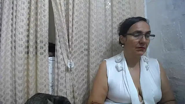 gabbyparker  online show from April 14, 9:26 am