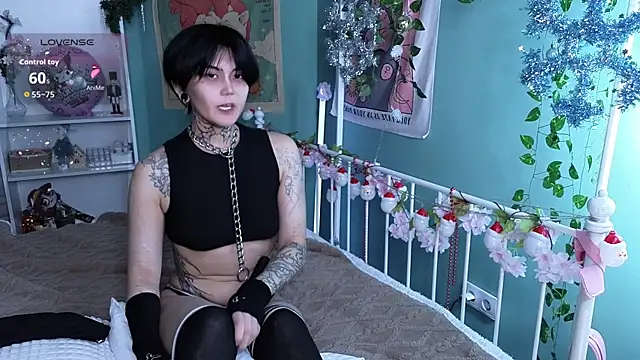 GothXRaven online show from January 9, 3:26 pm