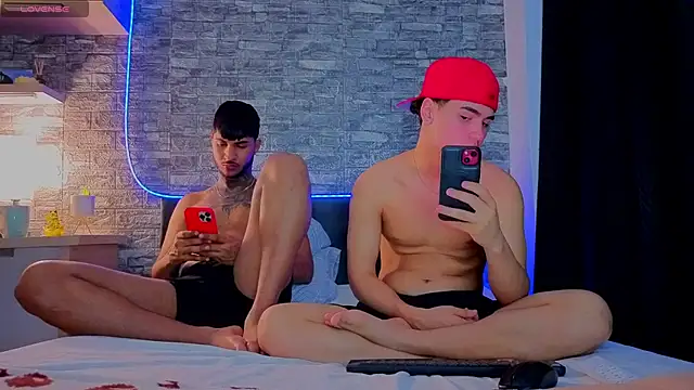 Theimperialboys  online show from April 22, 11:28 pm