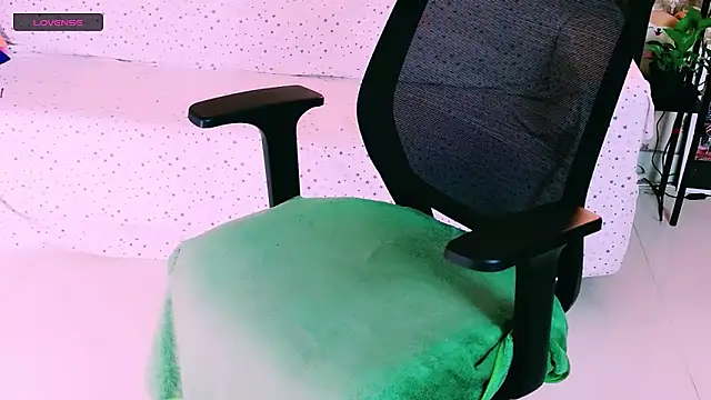 My Rose online show from April 18, 5:28 pm