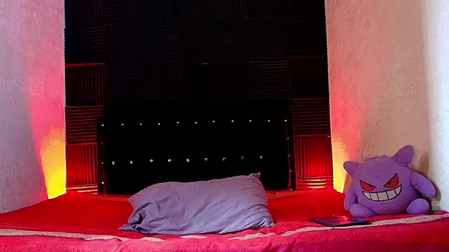 ZaneMaveric online show from August 3, 2:33 pm