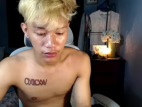 naughtyboyloy 0 online show from December 17, 7:25 am