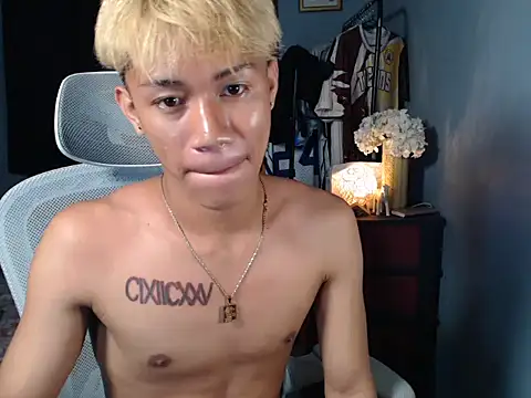 naughtyboyloy 0 online show from December 18, 6:14 pm