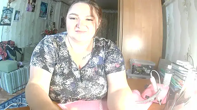 Snapshot of AngelQSky chatting on July 6, 2:36 pm AngelQSky online show from July 6, 2:36 pm