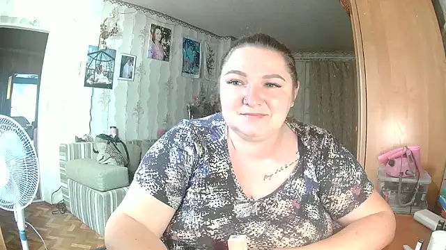 Snapshot of AngelQSky chatting on July 9, 3:16 pm AngelQSky online show from July 9, 3:16 pm