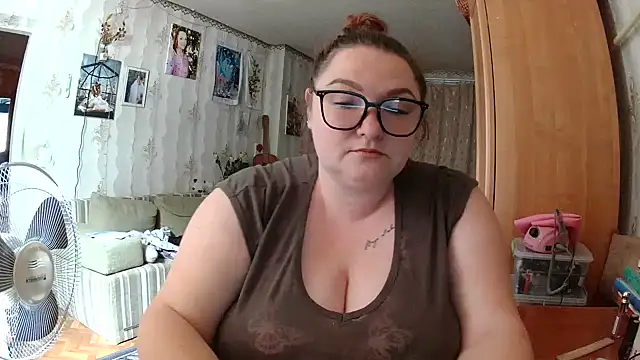Snapshot of AngelQSky chatting on July 21, 3:36 pm AngelQSky online show from July 21, 3:36 pm