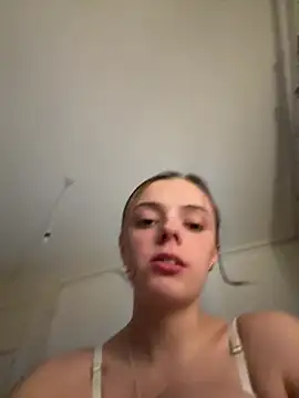 Snapshot of cutietootie02 chatting on February 10, 10:58 pm cutietootie02 online show from February 10, 10:58 pm
