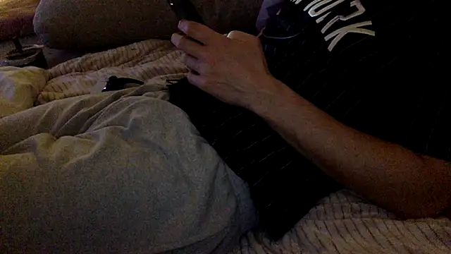 Snapshot of Breezydicksn chatting on October 29, 5:14 pm Breezydicksn online show from October 29, 5:14 pm