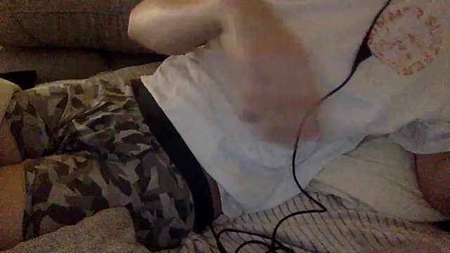 Snapshot of Breezydicksn chatting on November 13, 9:25 pm Breezydicksn online show from November 13, 9:25 pm