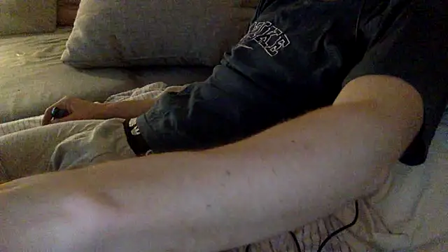 Snapshot of Breezydicksn chatting on November 14, 9:24 pm Breezydicksn online show from November 14, 9:24 pm