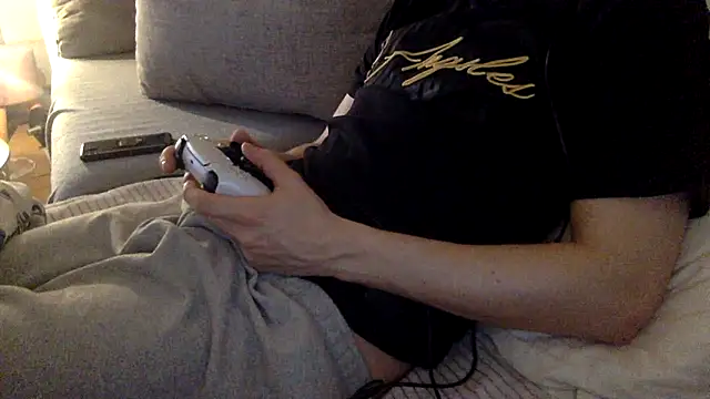 Snapshot of Breezydicksn chatting on November 16, 2:33 pm Breezydicksn online show from November 16, 2:33 pm