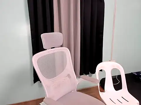 Snapshot of seductivezoey24 chatting on February 9, 6:23 pm seductivezoey24 online show from February 9, 6:23 pm