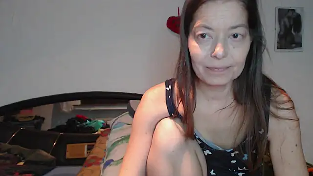 Snapshot of SexySarah177 chatting on December 22, 9:53 pm SexySarah177 online show from December 22, 9:53 pm