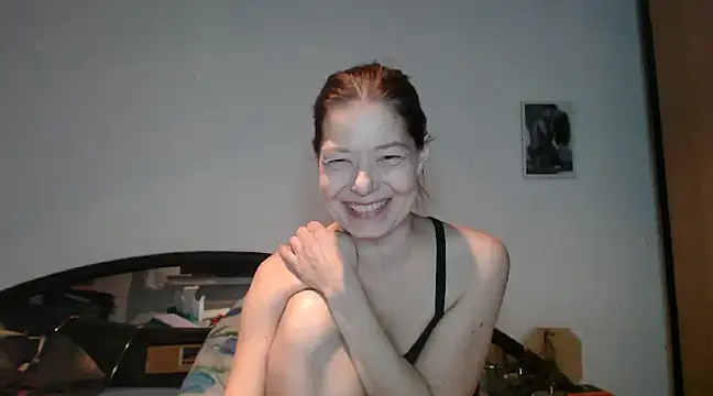 Snapshot of SexySarah177 chatting on February 26, 9:48 pm SexySarah177 online show from February 26, 9:48 pm
