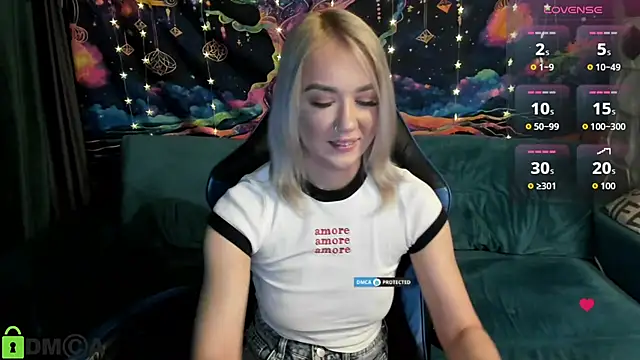 CrystalGirl99 online show from April 23, 7:09 am