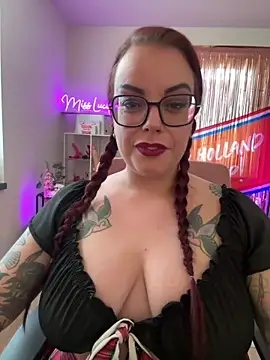 Snapshot of Miss_Lucifer6 chatting on June 14, 1:13 pm Miss Lucifer6 online show from June 14, 1:13 pm