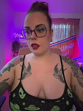 Snapshot of Miss_Lucifer6 chatting on June 26, 7:40 pm Miss Lucifer6 online show from June 26, 7:40 pm