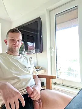 6incheswannacum online show from April 20, 3:37 pm