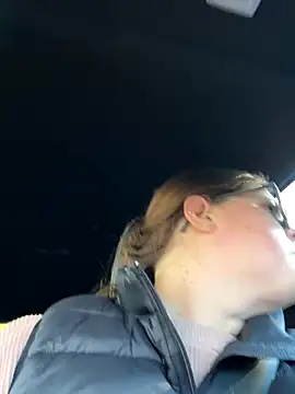 Snapshot of hornykitty1210 chatting on November 4, 3:11 pm hornykitty1210 online show from November 4, 3:11 pm