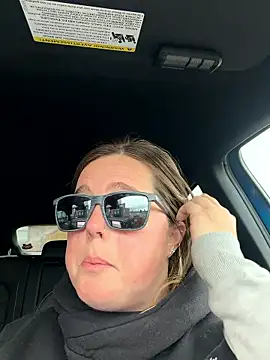 Snapshot of hornykitty1210 chatting on January 14, 7:52 pm hornykitty1210 online show from January 14, 7:52 pm