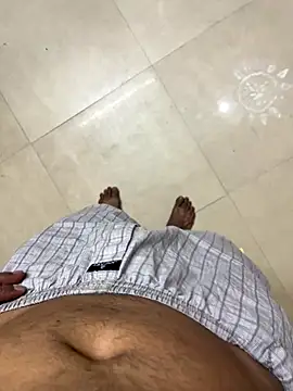 Johncockhot13690 online show from November 14, 7:01 pm