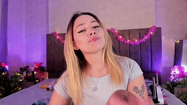 LanaMills  online show from May 25, 4:51 am