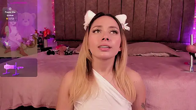 LanaMills  online show from July 9, 4:49 am